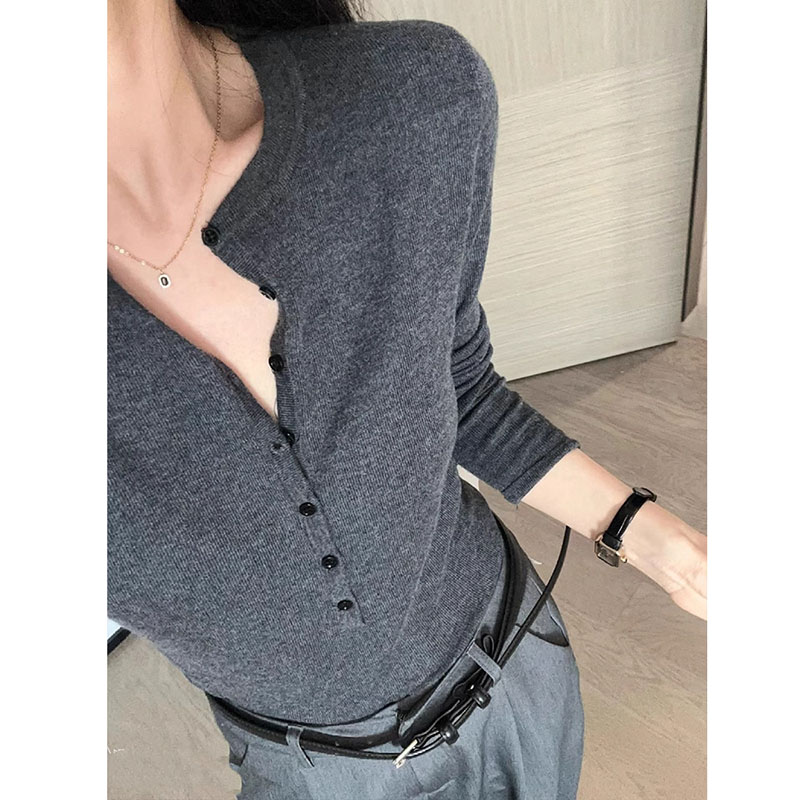 Women Long Sleeved Top V-neck  - Women Fashion Designers บทวิจารณ์และราคา