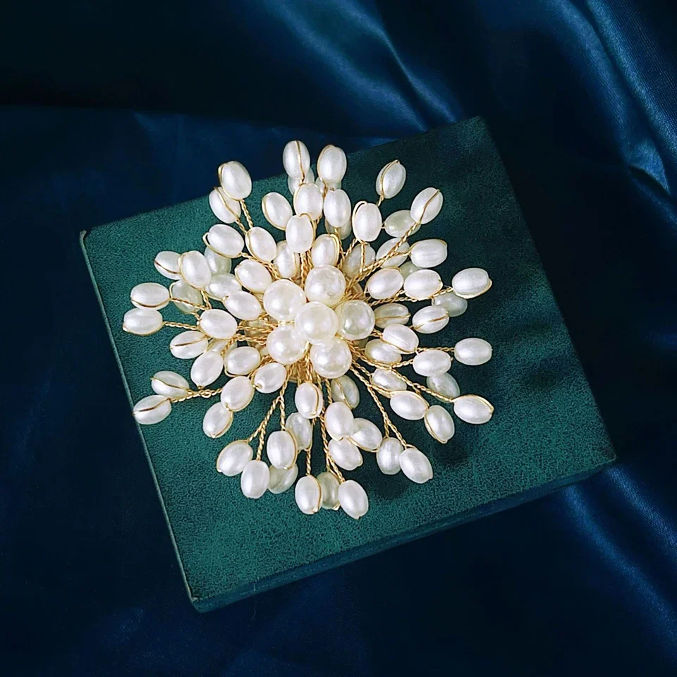 Pearl Woven Flower Brooch For  - Women Fashion Designers บทวิจารณ์และราคา