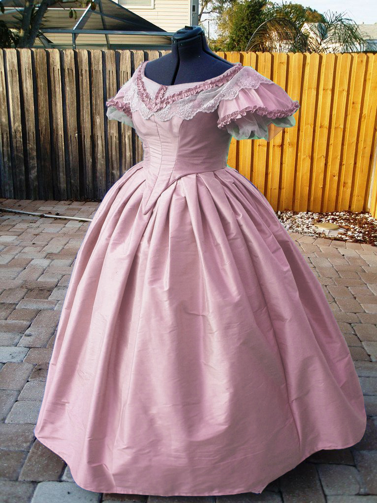 Beautiful Victorian Wedding Go - Women Fashion Gown บทวิจารณ์และราคา